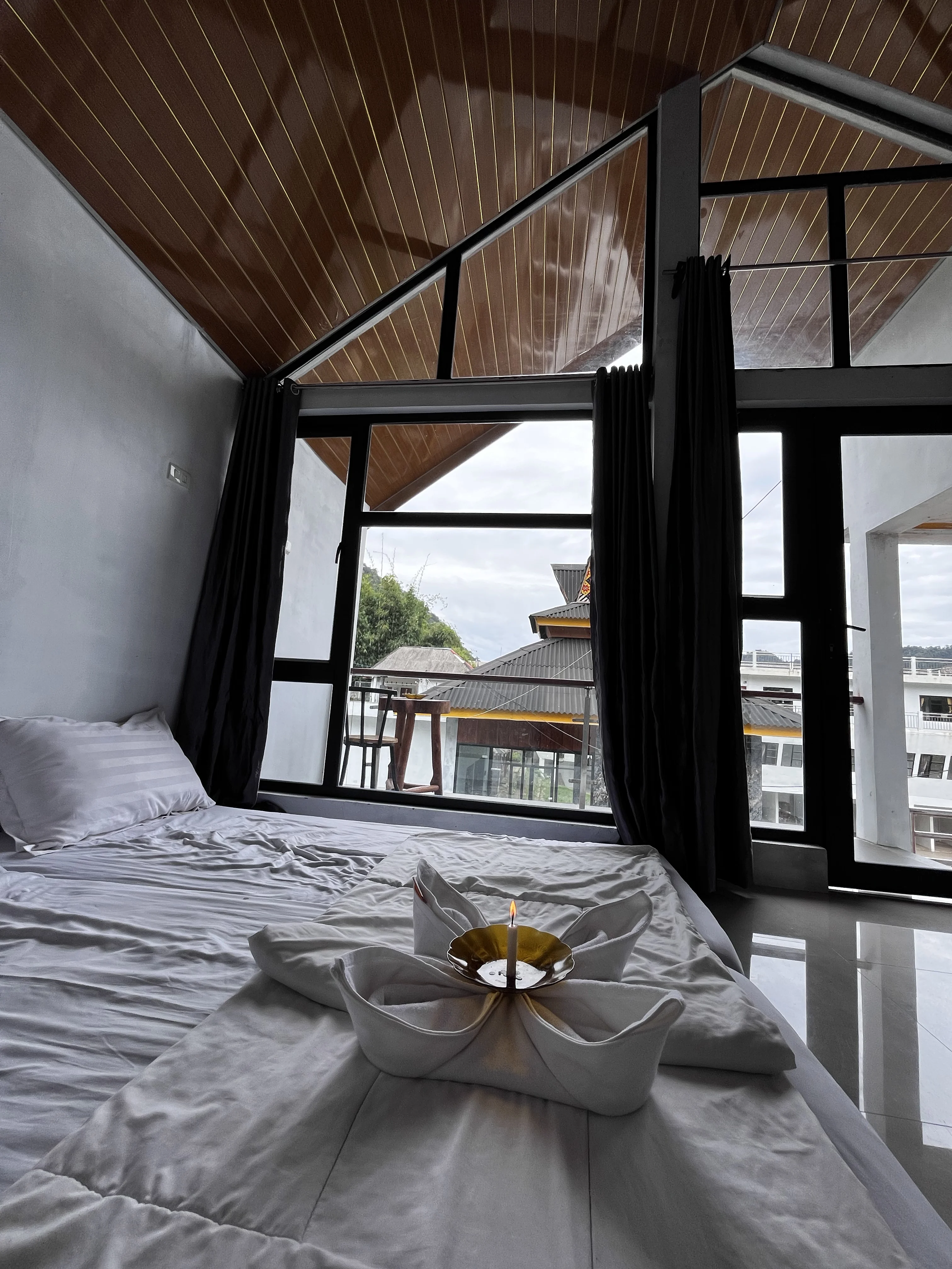 Connecting Room